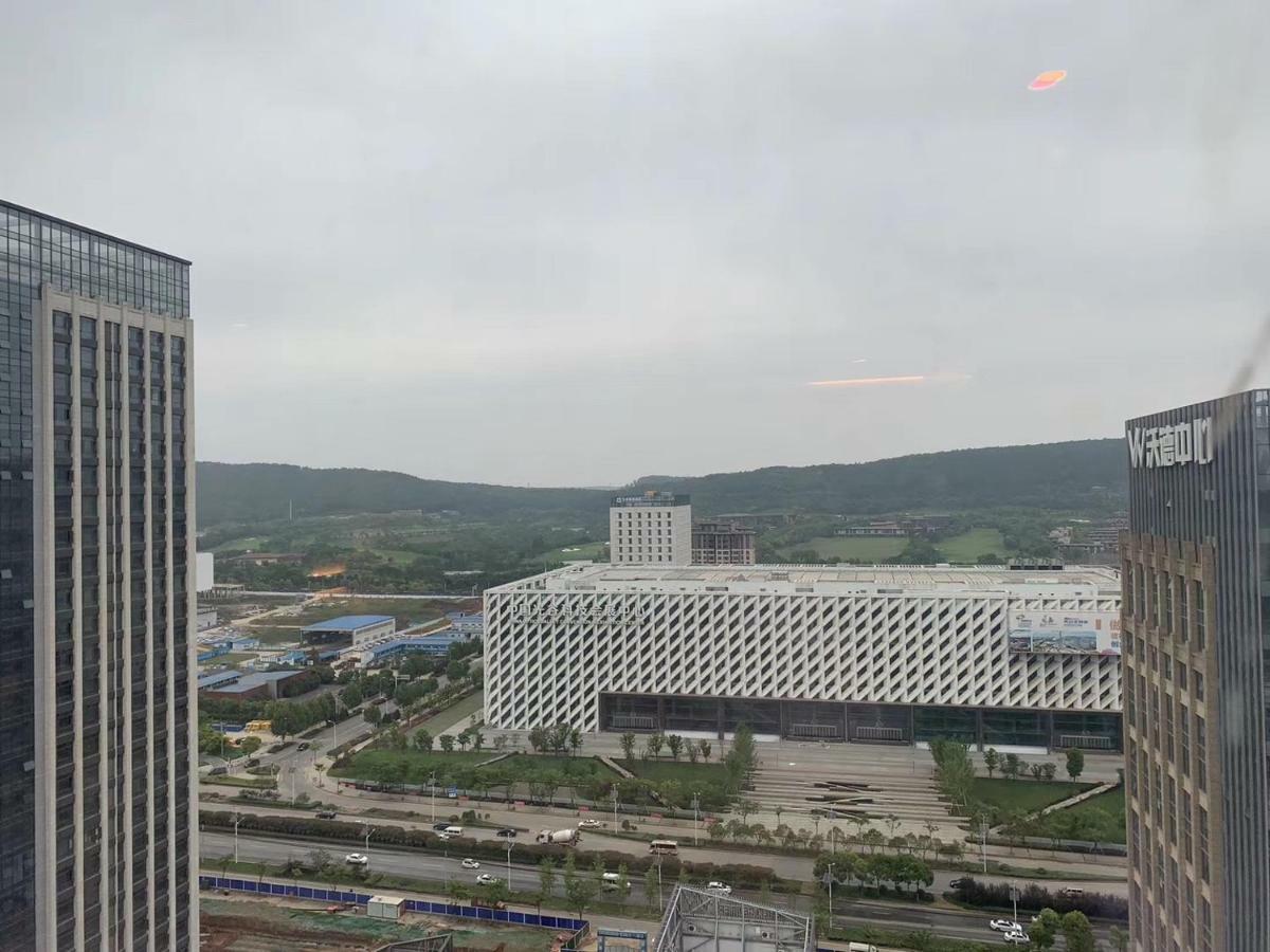 Metropolo Jinjiang Wuhan Optics Valley Science And Technology Exhibition Center Exterior photo